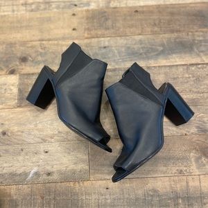 Steve Madden Nobel Open Toed Sling back heels